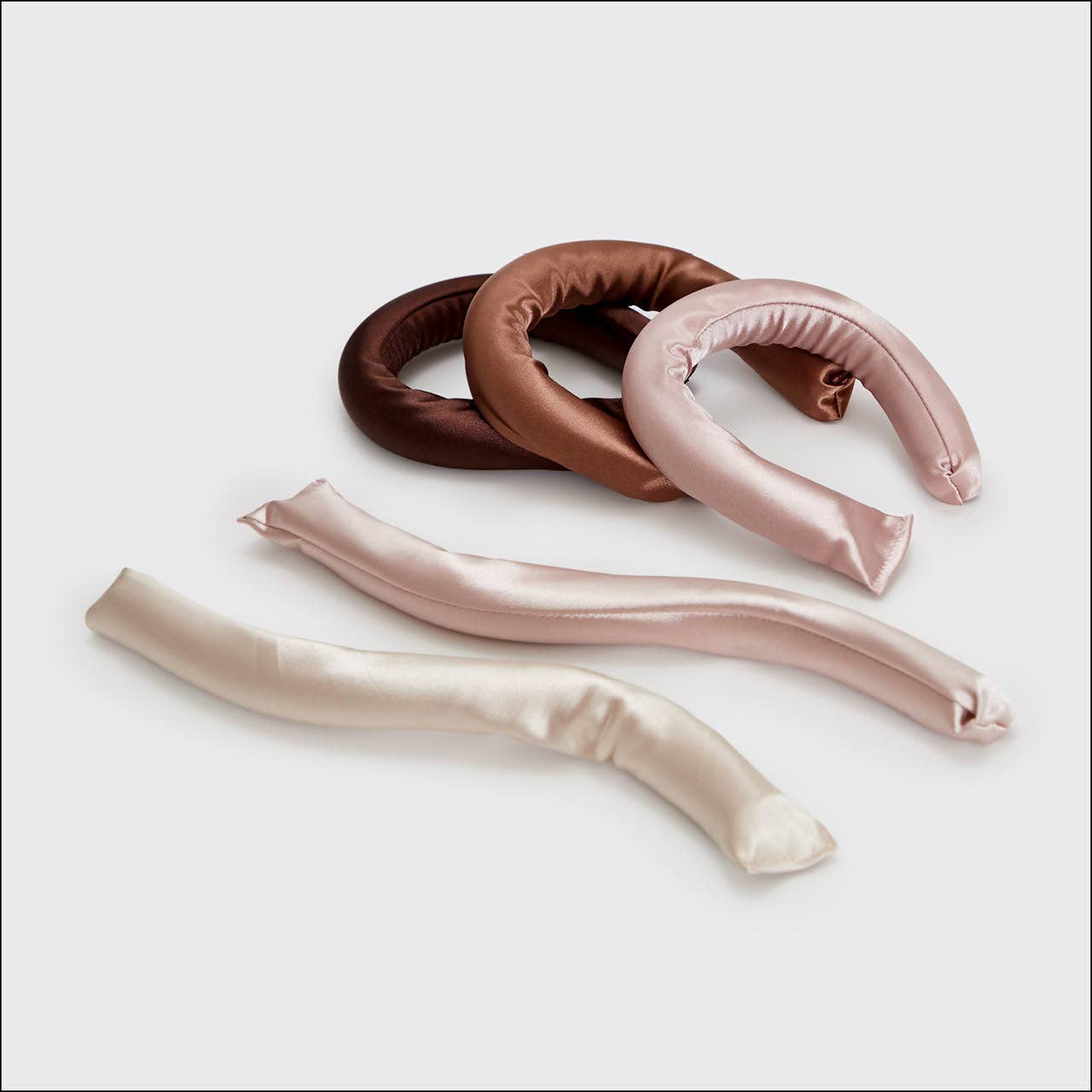 Hittevrije Krulset Van Satijn - Rosewood - Maeva Studio